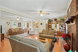 2122 Timber Ln, Snellville, GA 30078 - Photo 7