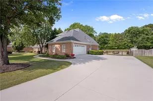656 Clubland Cir SE, Conyers, GA 30094 - Photo 5
