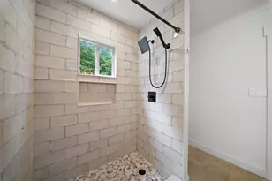 1060 Regent St SW, Atlanta, GA 30310 - Photo 5