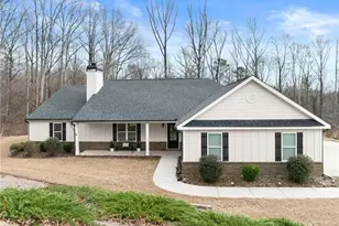 561 Oconee Ln, Commerce, GA 30529 - Photo 1