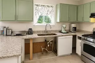 3915 Melanie Woods Dr, Atlanta, GA 30349 - Photo 5