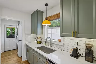 240 Sisson Avenue NE, Atlanta, GA 30317 - Photo 15