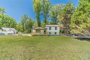 1351 Sommerset Dr, Lawrenceville, GA 30043 - Photo 3