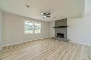 1351 Sommerset Dr, Lawrenceville, GA 30043 - Photo 13