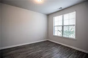 5410 Mirror Lake Dr, Cumming, GA 30028 - Photo 9