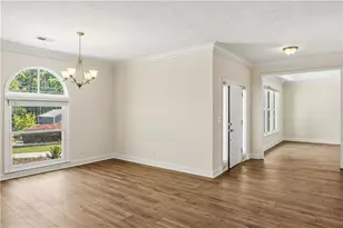 709 Oak Moss Dr, Lawrenceville, GA 30043 - Photo 9