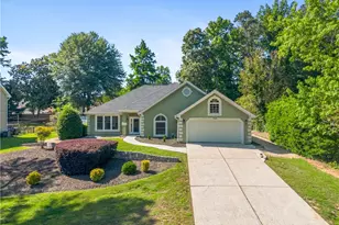 709 Oak Moss Dr, Lawrenceville, GA 30043 - Photo 3