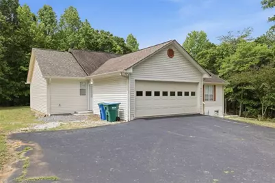 949 Smallwood Drive, Commerce, GA 30529 - Photo 3