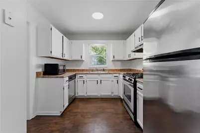 2216 Wellington Circle, Lithonia, GA 30058 - Photo 5