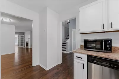 2216 Wellington Circle, Lithonia, GA 30058 - Photo 11