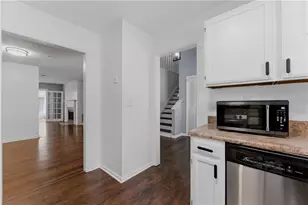 2216 Wellington Cir, Lithonia, GA 30058 - Photo 11