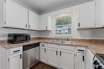 2216 Wellington Circle, Lithonia, GA 30058 - Photo 7