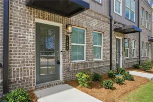 1422 Creekside Circle, Atlanta, GA 30318 - Photo 3