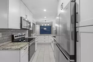 1704 Brighton Point, Atlanta, GA 30328 - Photo 9