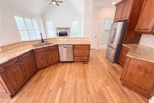 4710 Roswell Rd, Marietta, GA 30062 - Photo 13
