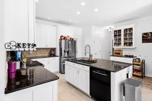 10560 Haynes Bridge Rd, Alpharetta, GA 30022 - Photo 7