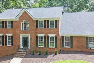 10560 Haynes Bridge Rd, Alpharetta, GA 30022 - Photo 3