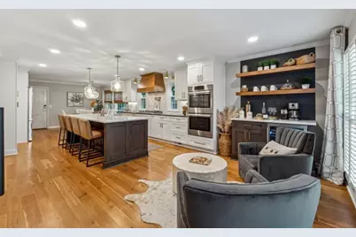 5127 Wellshire Place, Dunwoody, GA 30338 - Photo 7
