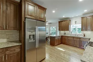 1484 Bellflower Ct SW, Lilburn, GA 30047 - Photo 17