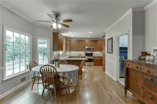 1484 Bellflower Ct SW, Lilburn, GA 30047 - Photo 23