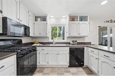530 Woodline Court, Roswell, GA 30076 - Photo 13