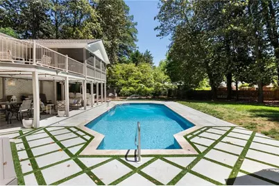4770 Chatworth Court, Atlanta, GA 30342 - Photo 43