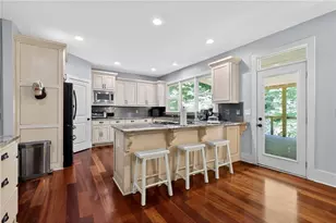 320 Waverly Hall Cir, Roswell, GA 30075 - Photo 11
