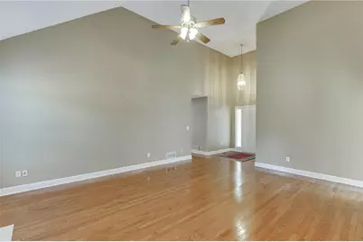 5972 River Oaks Drive, Flowery Branch, GA 30542 - Photo 9