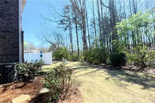 3192 Brockenhurst Dr, Buford, GA 30519 - Photo 37