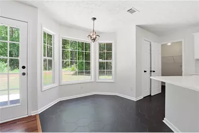 7318 Coral Lake Drive, Flowery Branch, GA 30542 - Photo 9