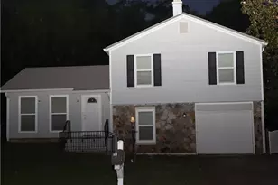 2995 Meadow Wood Ct, Lawrenceville, GA 30044 - Photo 3