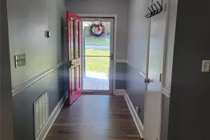 5104 Carole Pl SW, Stone Mountain, GA 30087 - Photo 3