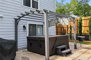 325 Ivy Mill Ct, Roswell, GA 30076 - Photo 3