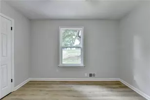 1625 Peachtree Cir, Lawrenceville, GA 30043 - Photo 17