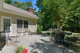 2372 Habersham Dr SW, Marietta, GA 30064 - Photo 9