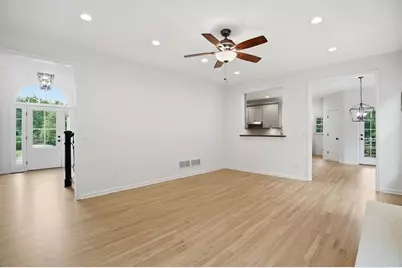 1025 Russell Point, Suwanee, GA 30024 - Photo 9