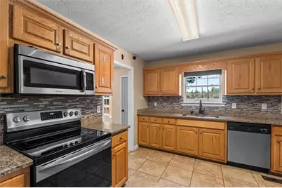 105 Hawk Ln, Carrollton, GA 30116 - Photo 9