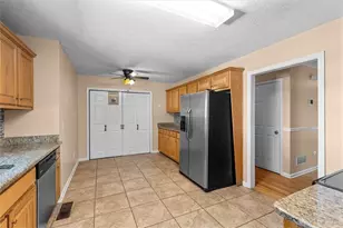 105 Hawk Ln, Carrollton, GA 30116 - Photo 11