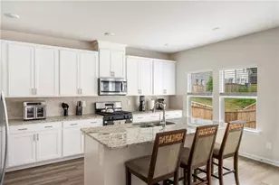7767 Richmond Trl, Fairburn, GA 30213 - Photo 11