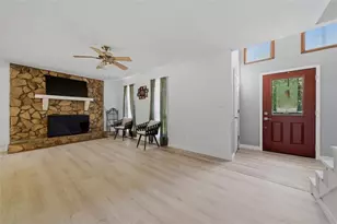 200 Huntcliff Ct, Fayetteville, GA 30214 - Photo 3