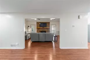 725 Nix Dr, Gainesville, GA 30501 - Photo 9