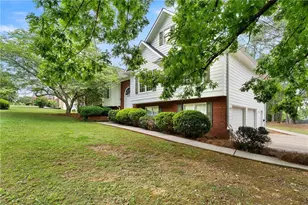 12 Lamplighter Cove NW, Cartersville, GA 30120 - Photo 3