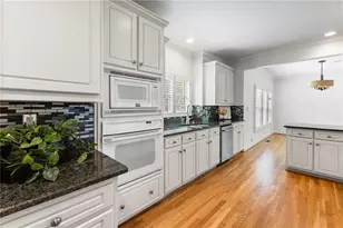 2190 Stephen Long Dr NE, Atlanta, GA 30305 - Photo 13