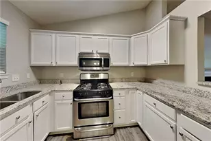 628 Bluff Dr, Woodstock, GA 30188 - Photo 5