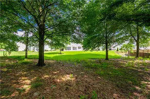 8405 Friarbridge Dr, Suwanee, GA 30024 - Photo 23