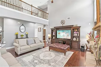 611 La Perla Drive, Buford, GA 30518 - Photo 9