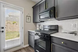 6608 Splashwater Dr, Flowery Branch, GA 30542 - Photo 21