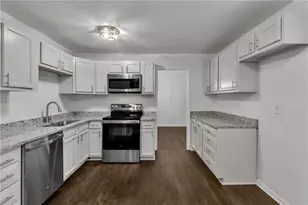 3767 Greentree Dr, Decatur, GA 30032 - Photo 7