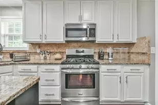987 Park Hollow Way, Lawrenceville, GA 30043 - Photo 13