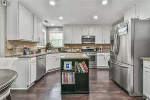 987 Park Hollow Way, Lawrenceville, GA 30043 - Photo 5